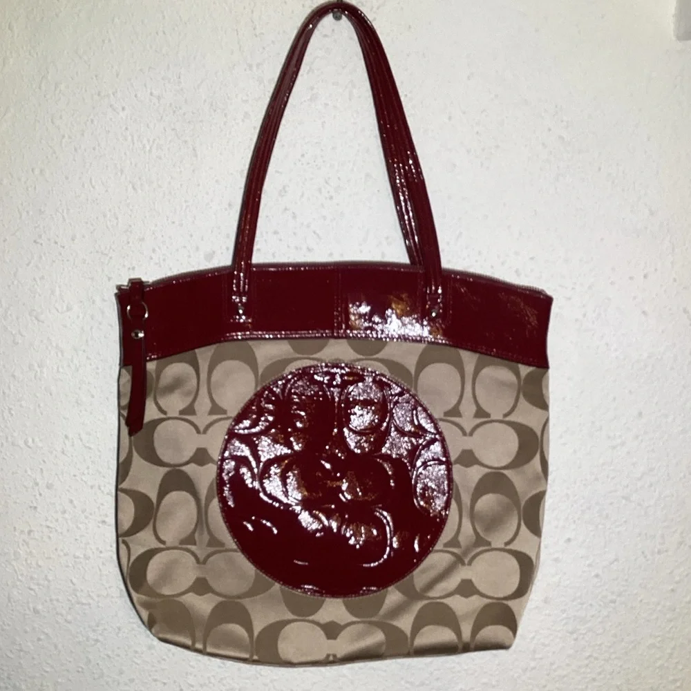 Coach LAURA signature tote shoulder bag
